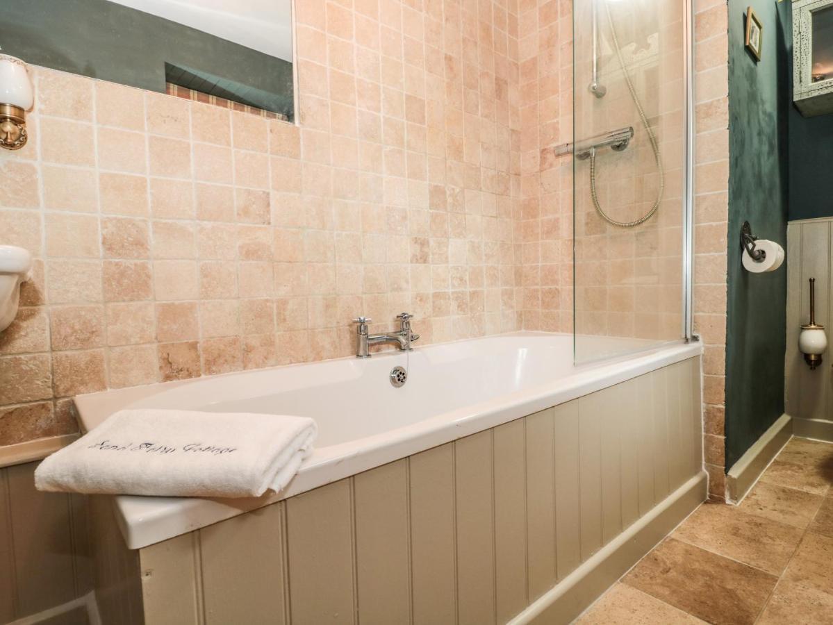 Sand Fairy Cottage Bath Bagian luar foto